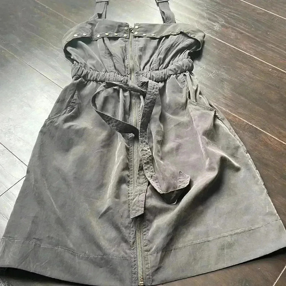 🌸3/$30🌸mine | Grey dress with belt and front zipper - Picture 2 of 10